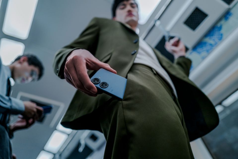 Asus Zenfone9 Commercial Kv Stills 112
